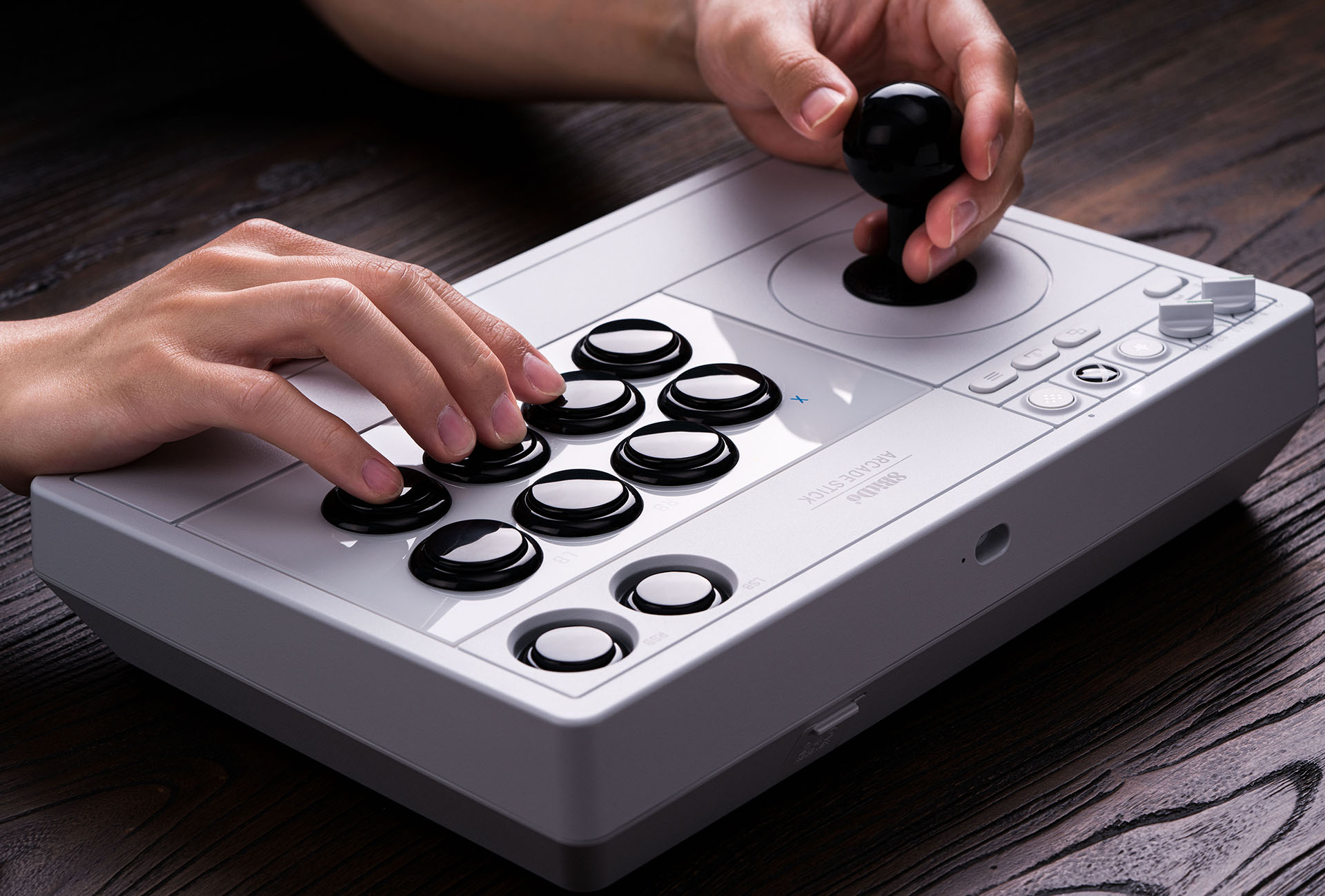 AmiAmi [Character & Hobby Shop]  8BitDo Arcade Stick for Xbox Black  (Xbox/PC)(Released)